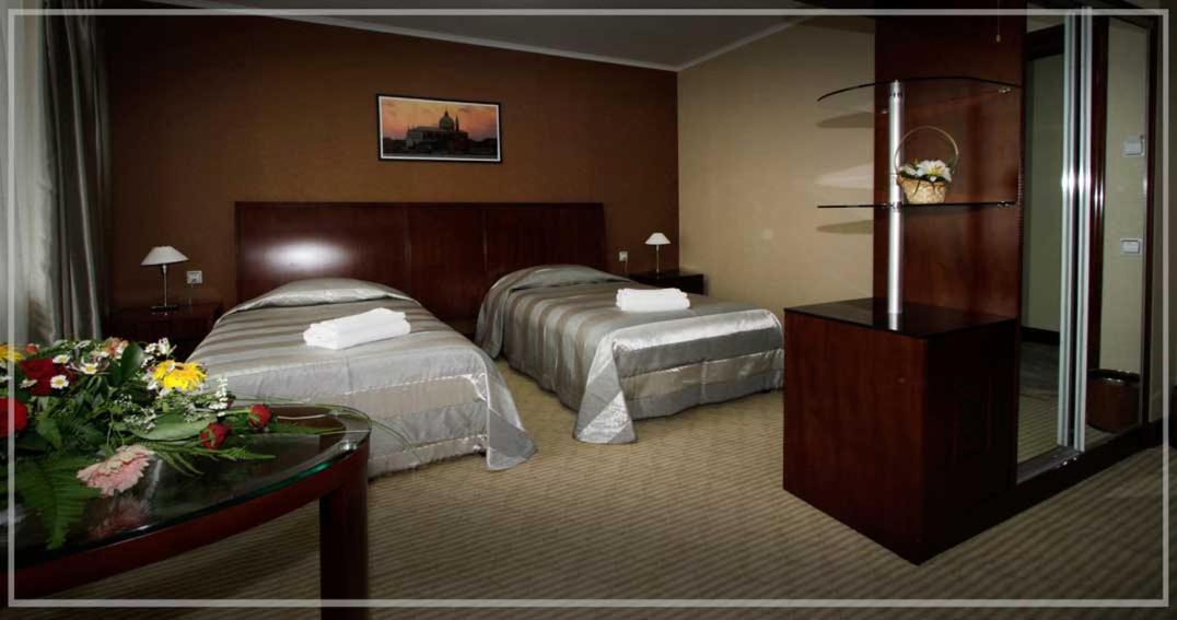 โวยาจโฮเต็ล Hotel อัลมาตี ห้อง รูปภาพ
