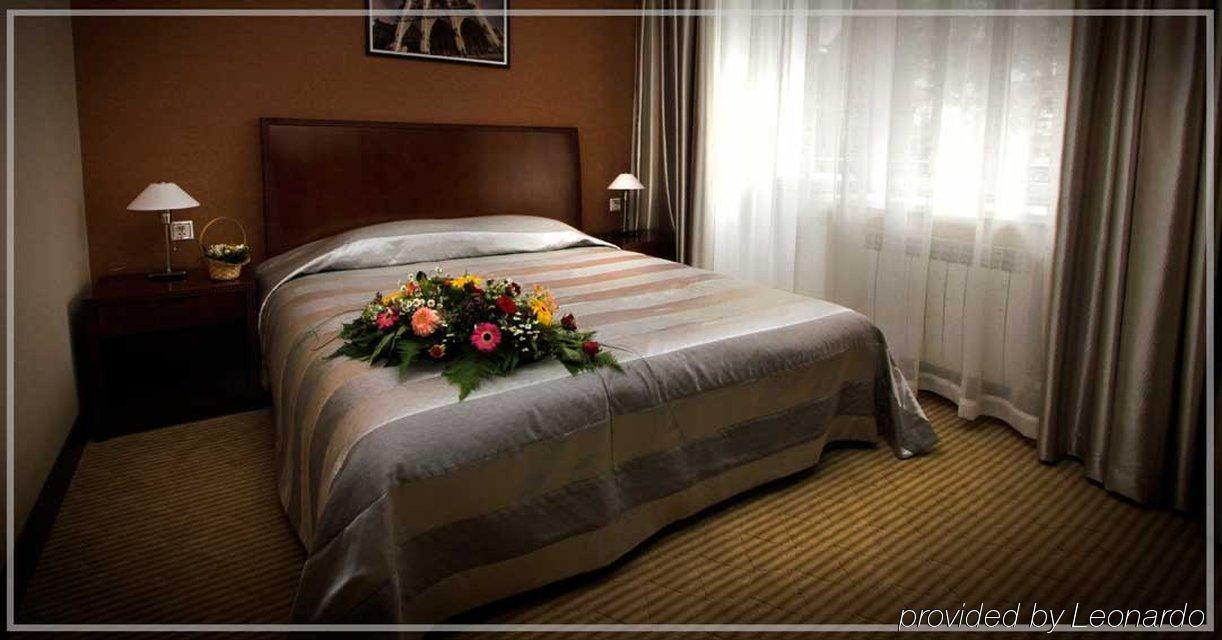 โวยาจโฮเต็ล Hotel อัลมาตี ห้อง รูปภาพ
